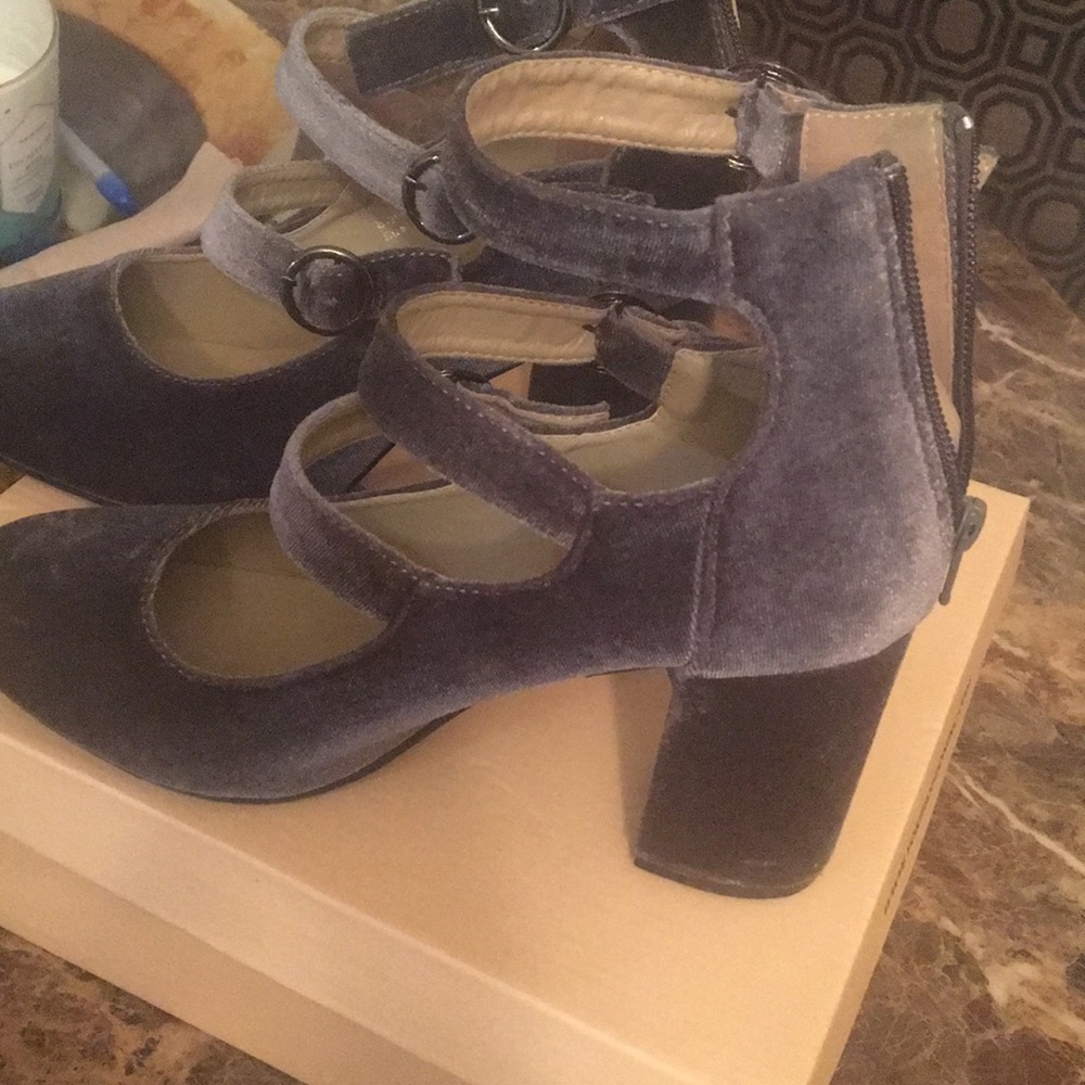 Shoes - Picture 2 of 3